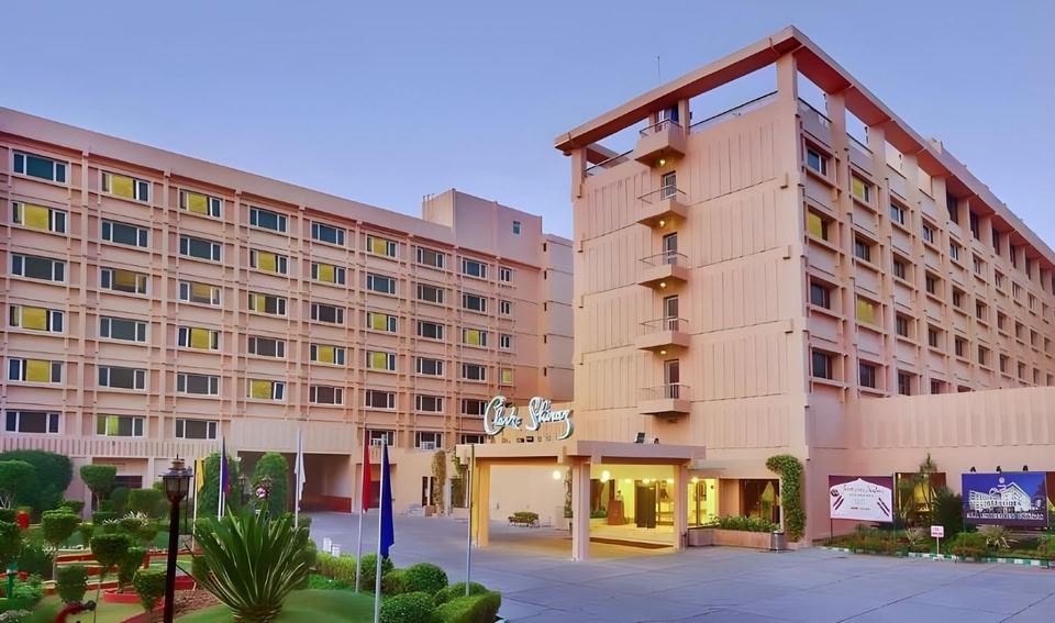 Luxury Hotel in Agra